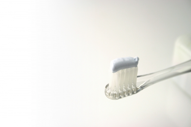 一般的な歯磨き粉の基本的な成分